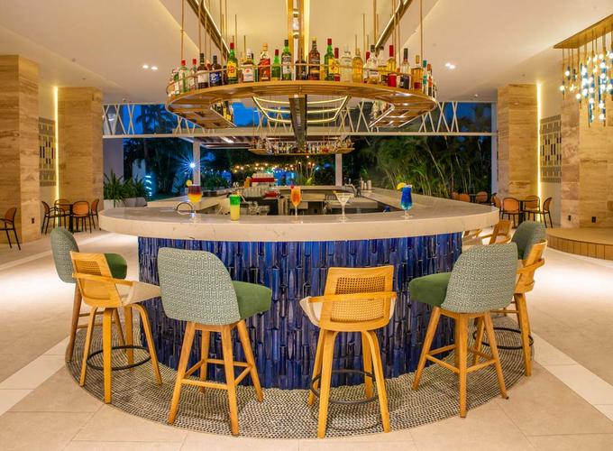 Lobby Bar Krystal Grand® Puerto Vallarta Lobby Bar Krystal Grand® Puerto Vallarta