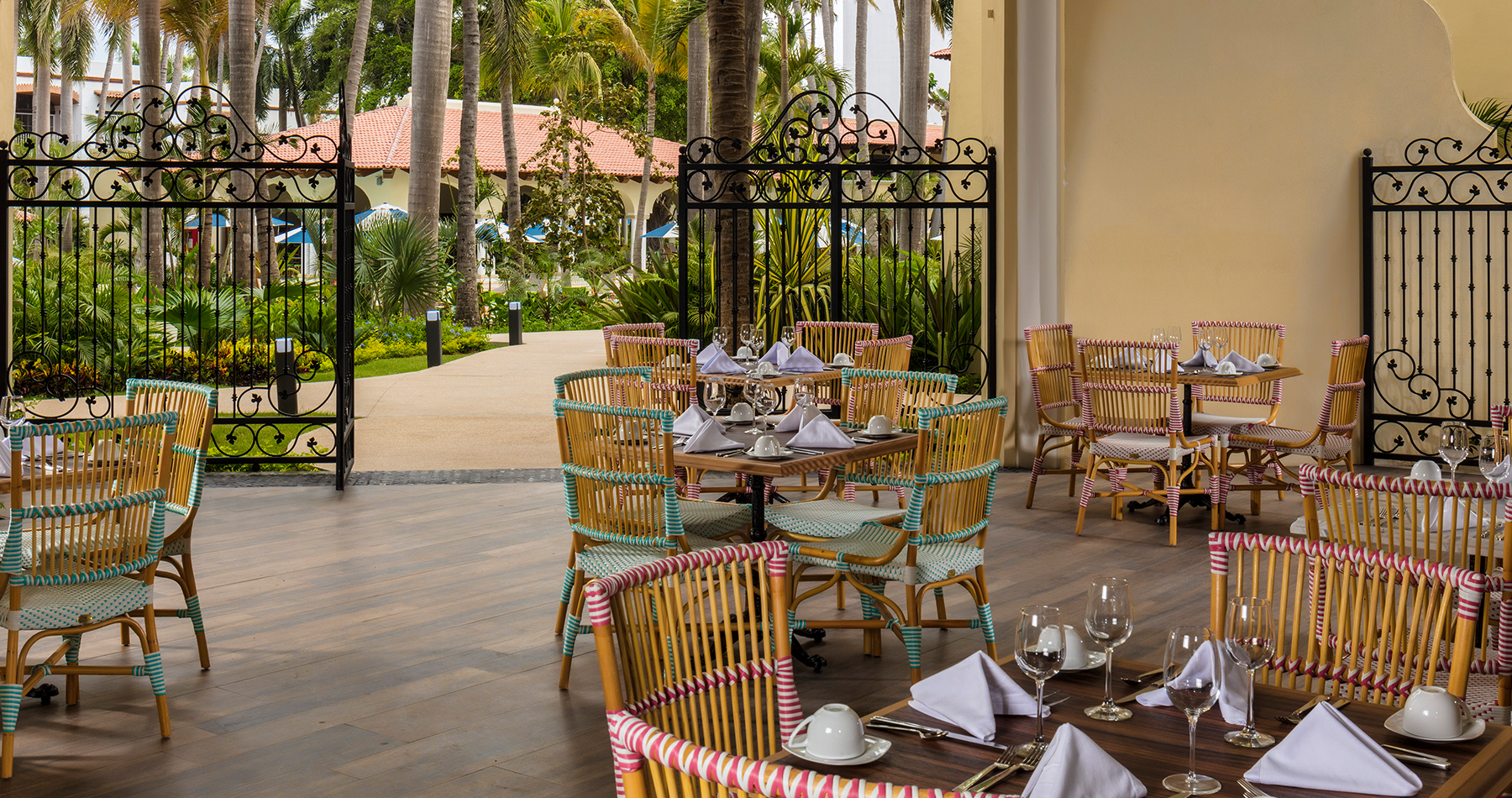   Krystal Grand® Puerto Vallarta